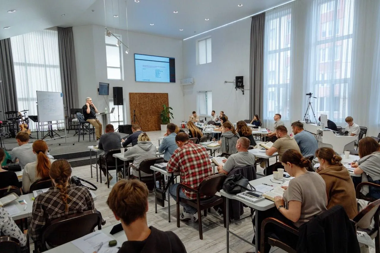 Заняття в Хмельницькому інституті Sola Scriptura